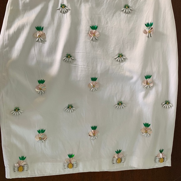 Banana Republic Dresses & Skirts - Banana Republic White Sequenced Skirt